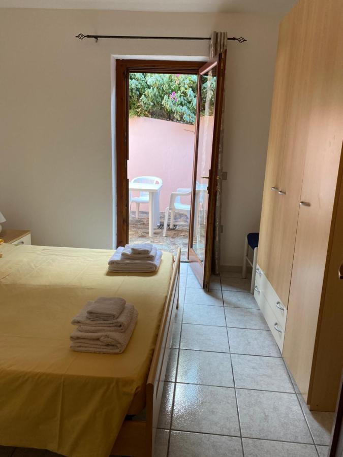 Case Vacanze Dany Budoni Exteriör bild
